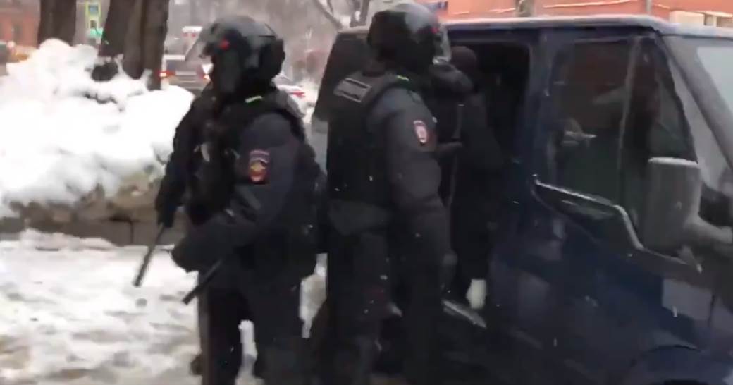  SUPRUGA ALEKSEJA NAVALJNOG PUŠTENA NA SLOBODU: Izašla iz pritvora uz jednu obavezu! 