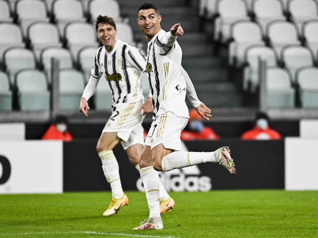  JUVE DERBIJE REŠAVA U SVOM STILU: Ronaldo ima 36 godina i 1 dan, ali ne prestaje da trese mreže! 