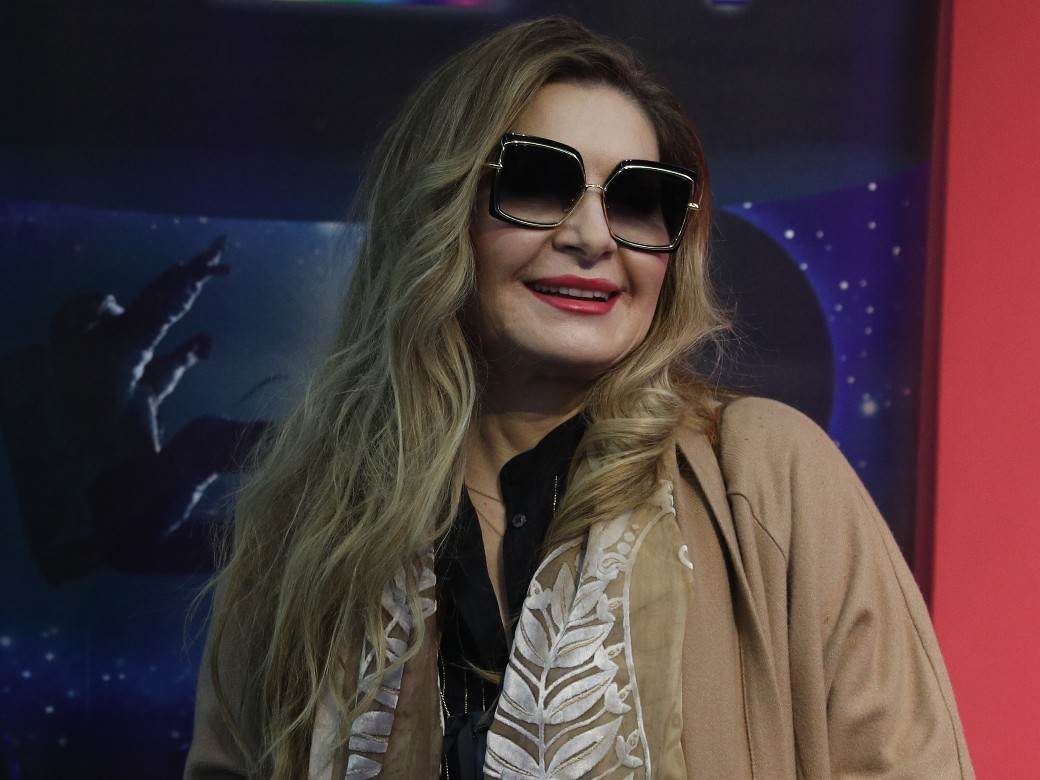  danica maksimovic u kadi 