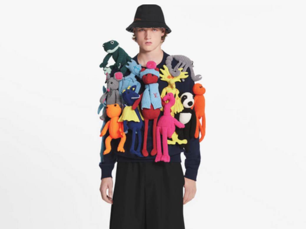  "LUJ VITON" DŽEMPER KOJI KOŠTA KAO AUTOMOBIL! Pogledajte zbog čega im se ceo svet smeje - ko je lud ovo da nosi?! 