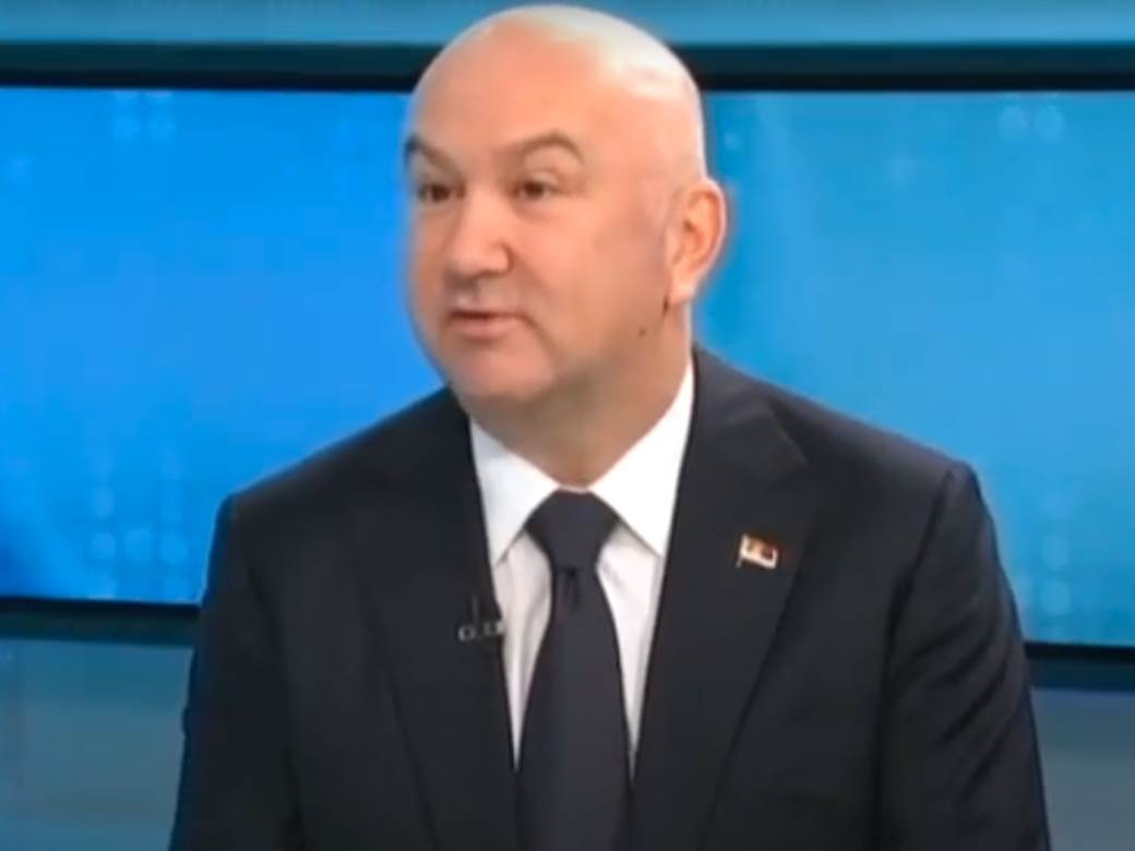  RUSKU VAKCINU SMEJU DA PRIME I STARIJI OD 60 GODINA: Ministar otkrio i kada će Srbija proizvoditi "Sputnjik V" 