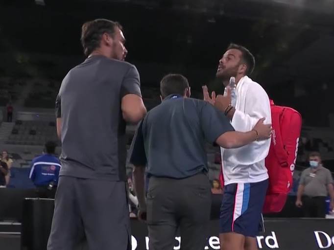  SPREČENA TUČA TENISERA NA AUSTRALIJAN OPENU! Italijani se svađali posle meča od 5 setova, pale teške reči! (VIDEO) 