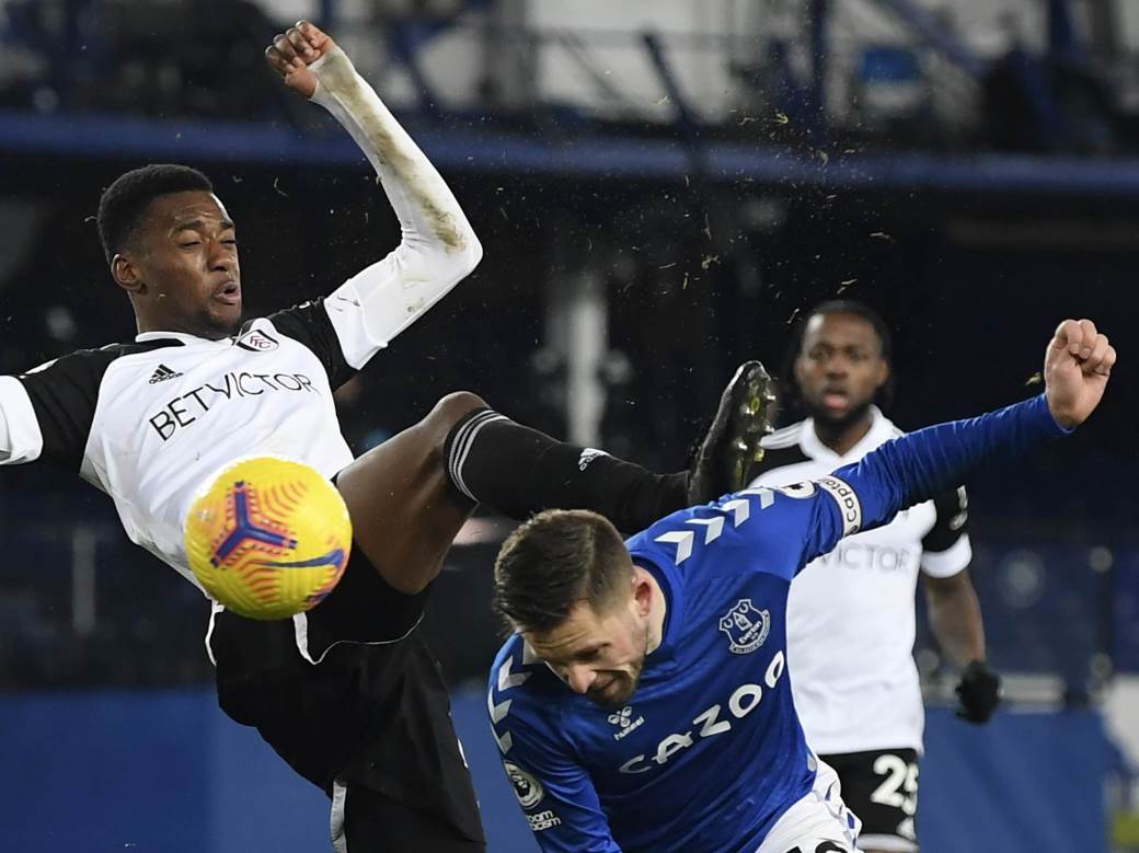  OSTALI BEZ MITROVIĆA I PREKINULI DVOMESEČNI POST! Živi nada Fulama posle neočekivane pobede u gostim 