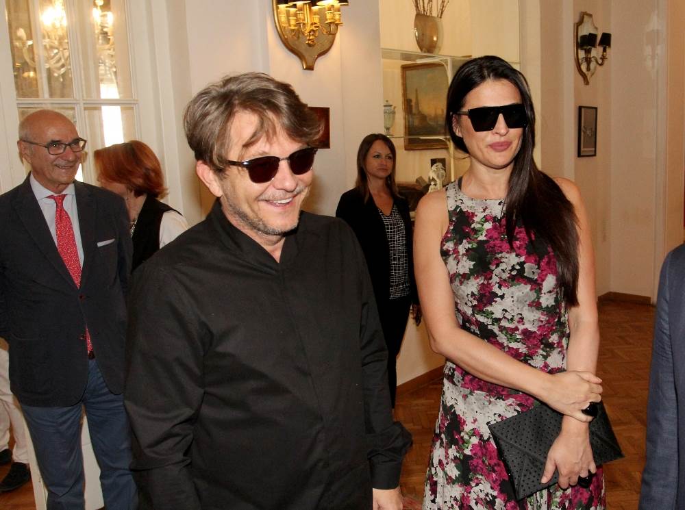  dragan bjelogrlic zena i cerka  