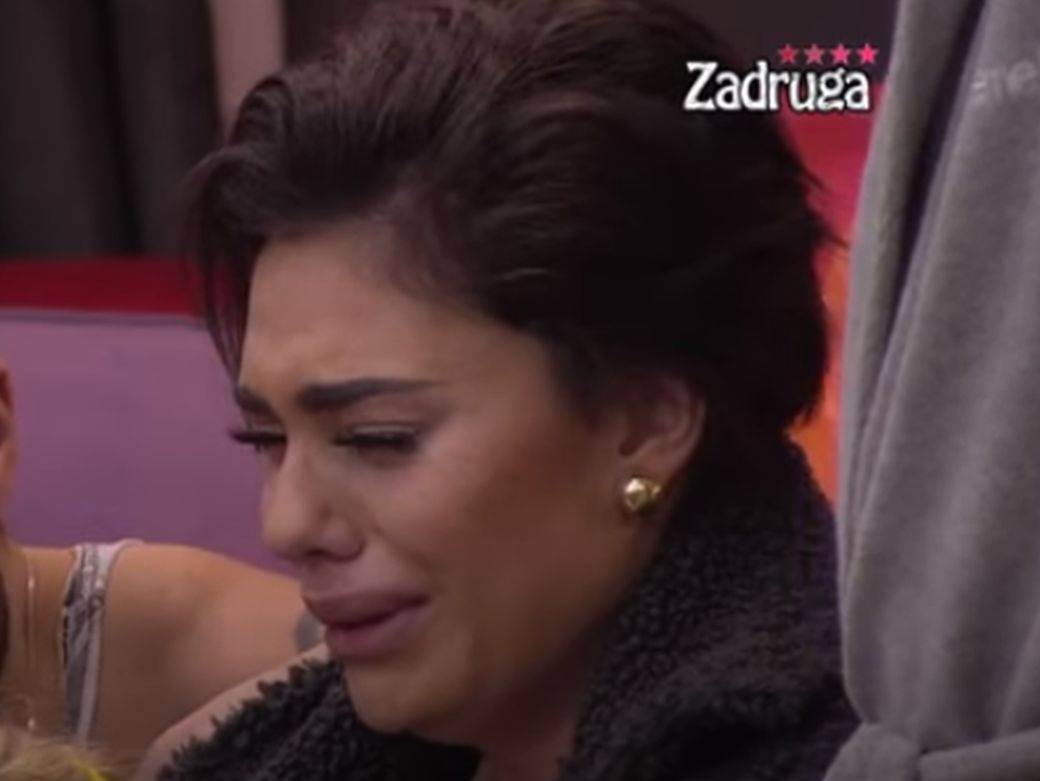  USRED NOĆI SAZNALA TUŽNU VEST: Mina Vrbaški slomljena od bola, preminuo joj član porodice! (VIDEO) 