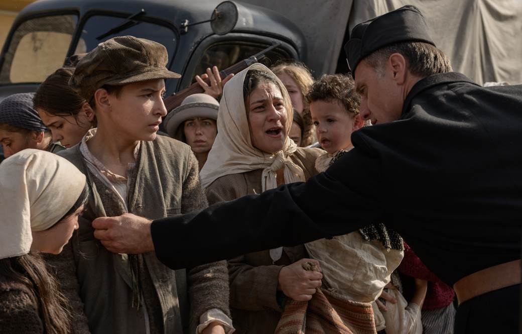  HRVATSKI MEDIJI O "DARI": Zamerke zbog boje uniformi i časnih sestara - "valjda da se dočara dodatno 