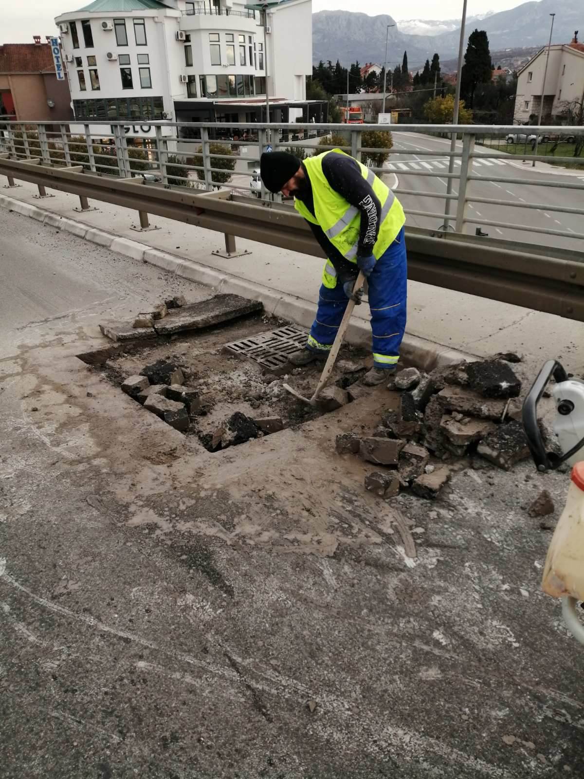  Putevi nastavljaju da saniraju udarne rupe 