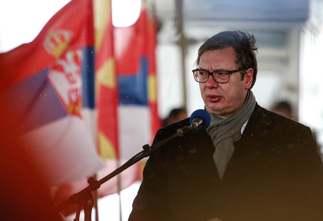  SRBIJA SUTRA DOBIJA I ČETVRTU VAKCINU! Vučić najavio prve doze "AstraZeneka" 