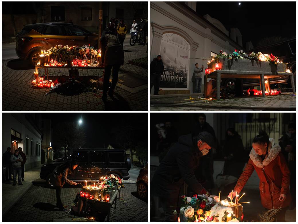  SUZE I SVIJEĆE ISPRED KUĆE ĐORĐA BALAŠEVIĆA: Novosađani se okupili da odaju počast velikom kantautoru! (VIDEO) 