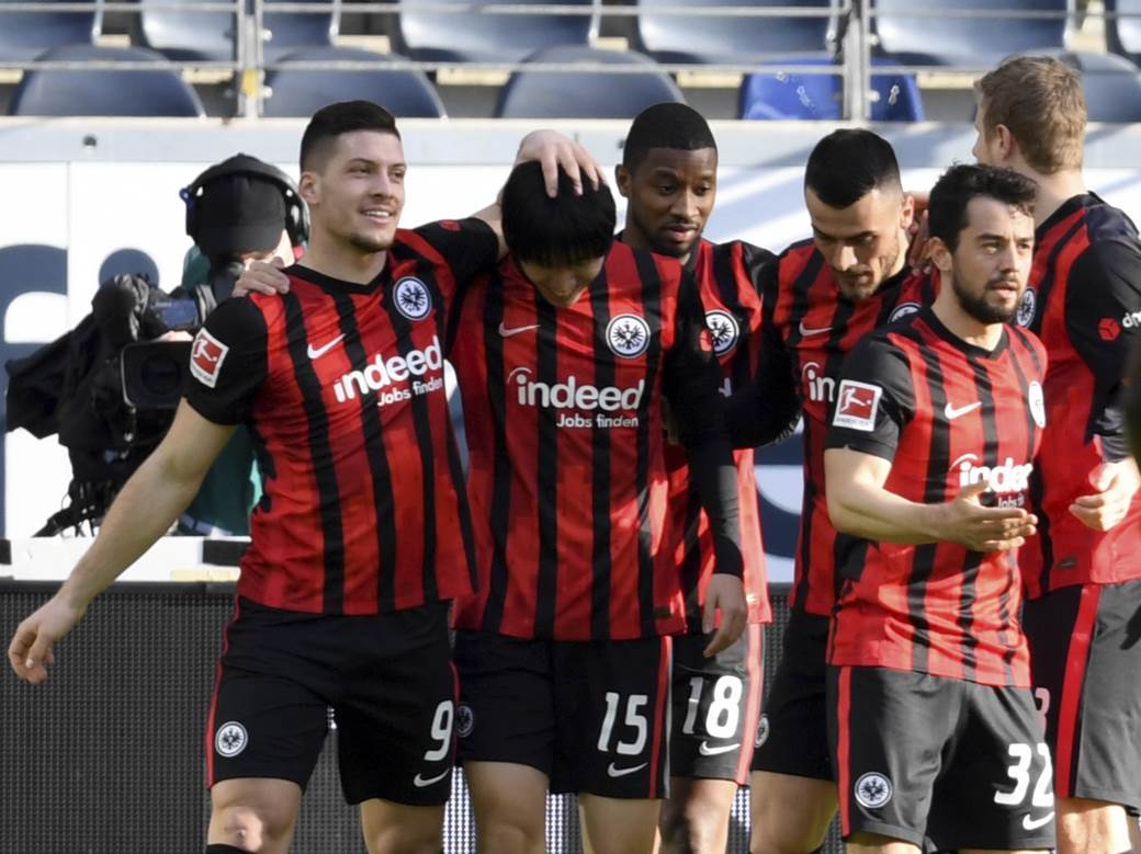  JOVIĆ STARTOVAO, SRBI SRUŠILI PRVAKA SVETA: Nojer herojski branio, Bajern je pao, a Kostić nastavio  