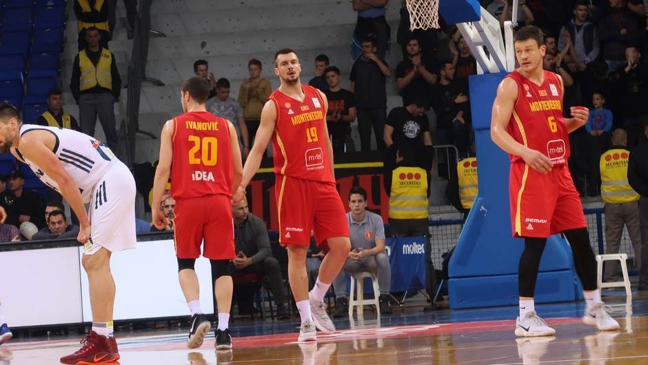  Košarkaška reprezentacija Crne Gore izgubila od Velike BritaniNIŠTA OD EP, stvari treba nazvati pravim imenom: NEUSPJEH! 