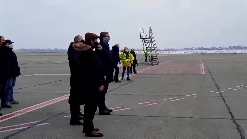  AVION SA VAKCINAMA ASTRAZENKA STIGAO U SRBIJU!  