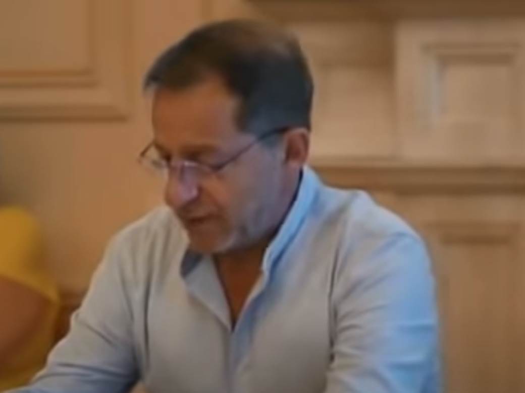  UHAPŠEN POZNATI REŽISER ZBOG OPTUŽBI ZA SILOVANJE: Tereti se za zlostavljanje maloletnog dečaka 