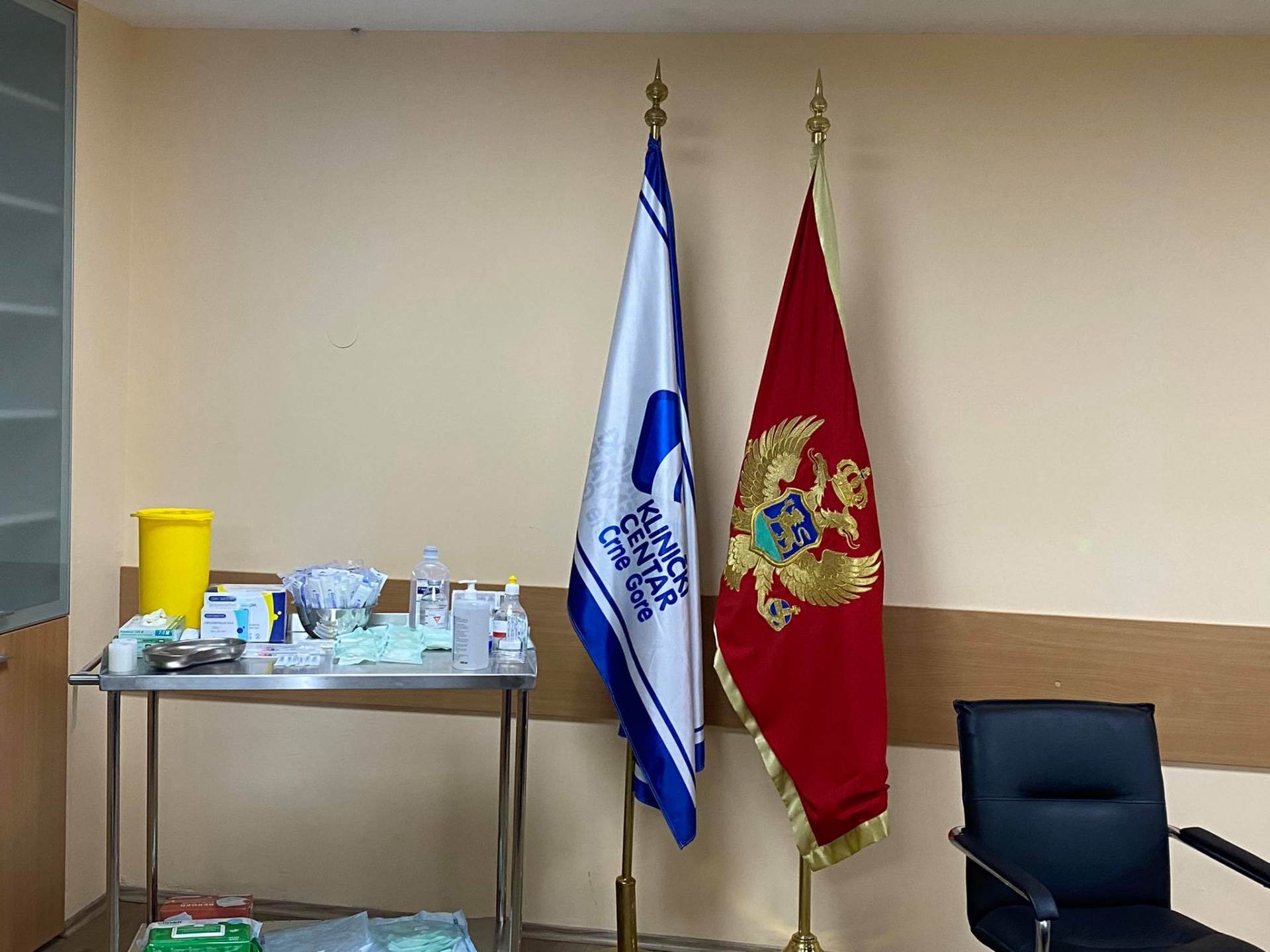  ŽIVOTNO UGROŽENO 76 KOVID PACIJENATA 