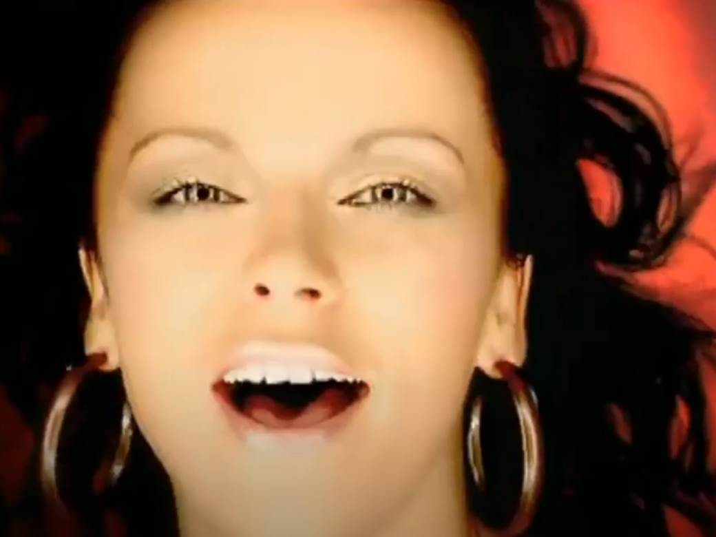  CIO REGION JE PJEVAO NJENE HITOVE, ONDA SE UDALA ZA SINA POLITIČARA I NESTALA: Evo kako danas izgleda i čime se bavi 