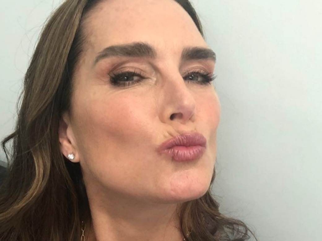  PONOVO UČIM DA HODAM, I NE IDE MI BAŠ DOBRO: Slavna glumica (55) zabrinula sve - šta joj se dogodilo?! (VIDEO) 