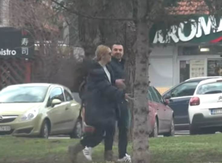  FOTKE KOJE SU ZAPALILE SRBIJU: Pevačica uhvaćena s Karićem - oglasila se i otkrila istinu o poljupcu! 