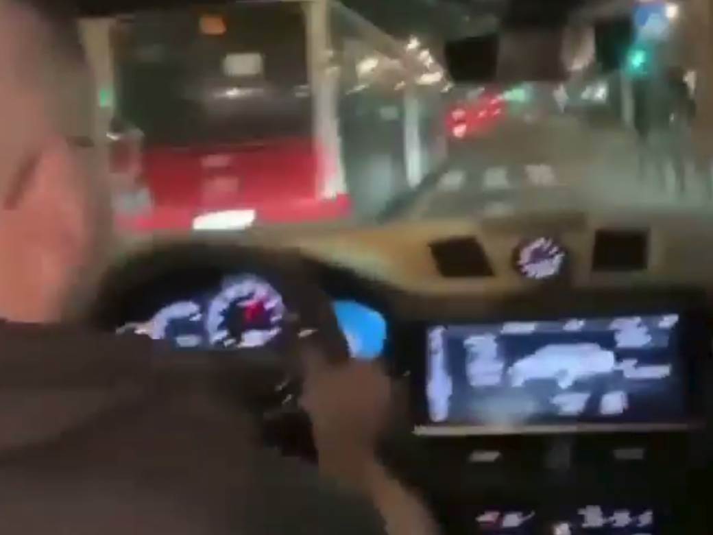 UHAPŠEN BAHATI VOZAČ ZBOG LUDAČKE VOŽNJE U ZEMUNU: Policija mu odmah oduzela automobil 