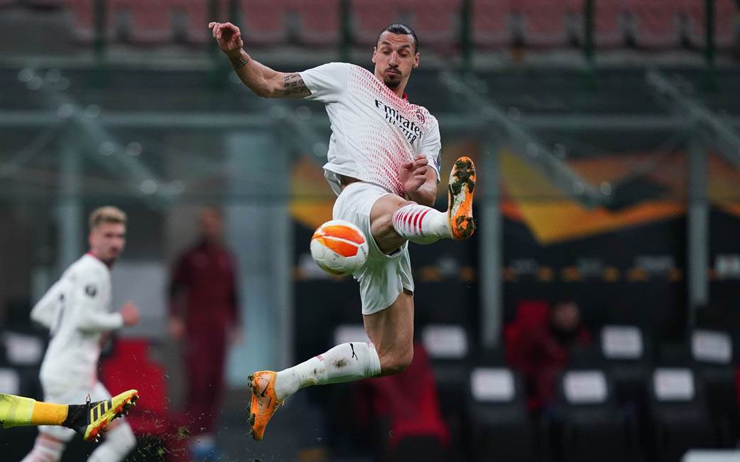  "NEMOGUĆE DA BUDEM TRENER, TUKAO BIH IGRAČE NA UTAKMICI": Ibra nasmijao sve odgovorom o svojoj buduć 