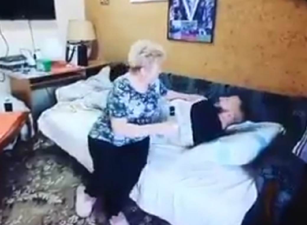  "USTAJ SINE, MORAŠ DA SE NAPIJEŠ DO 14 ČASOVA!" Majke nekad budile za školu, a danas za kafanu! (VID 