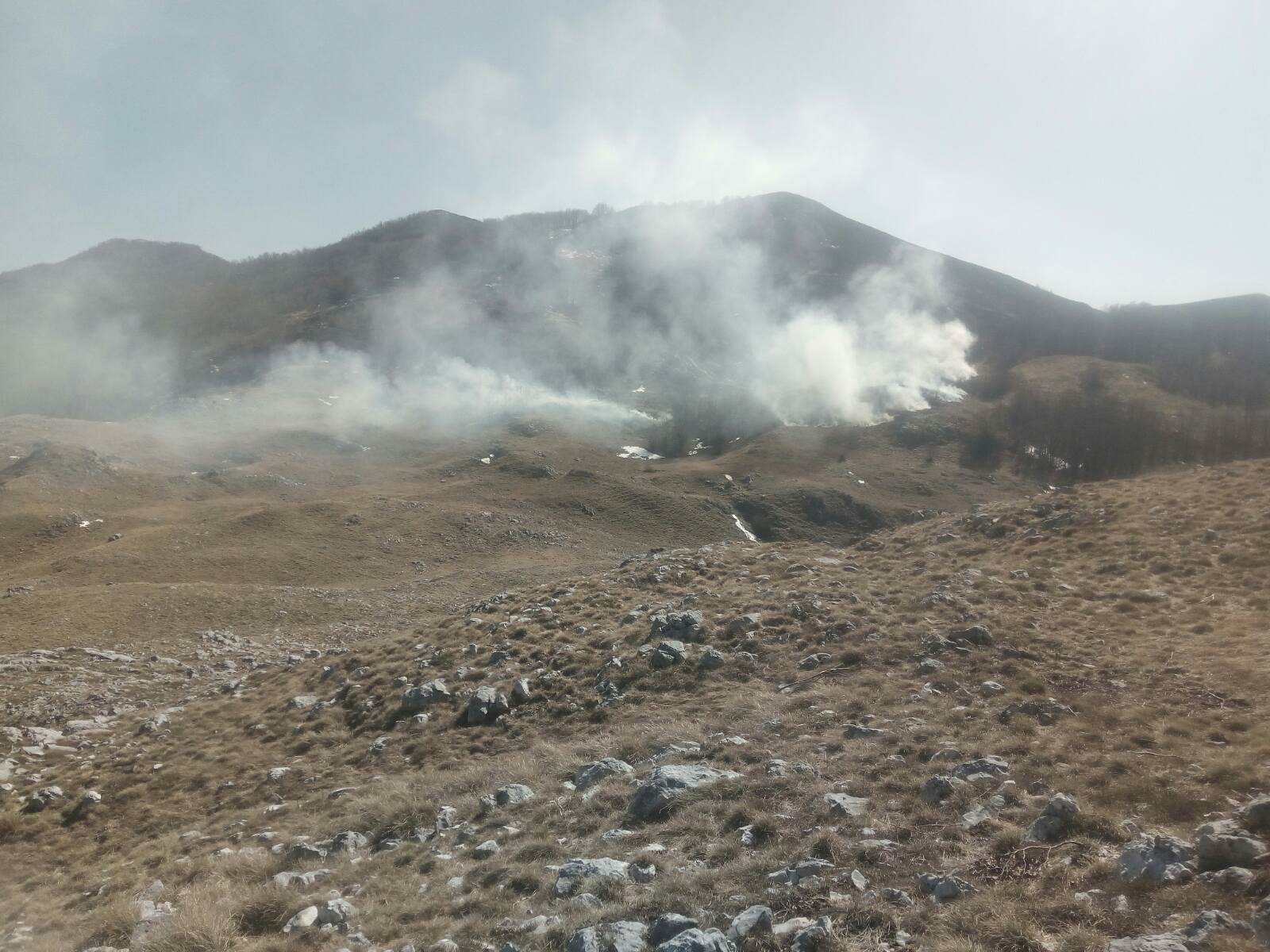  požar na Lovcenu pod kontrolom 