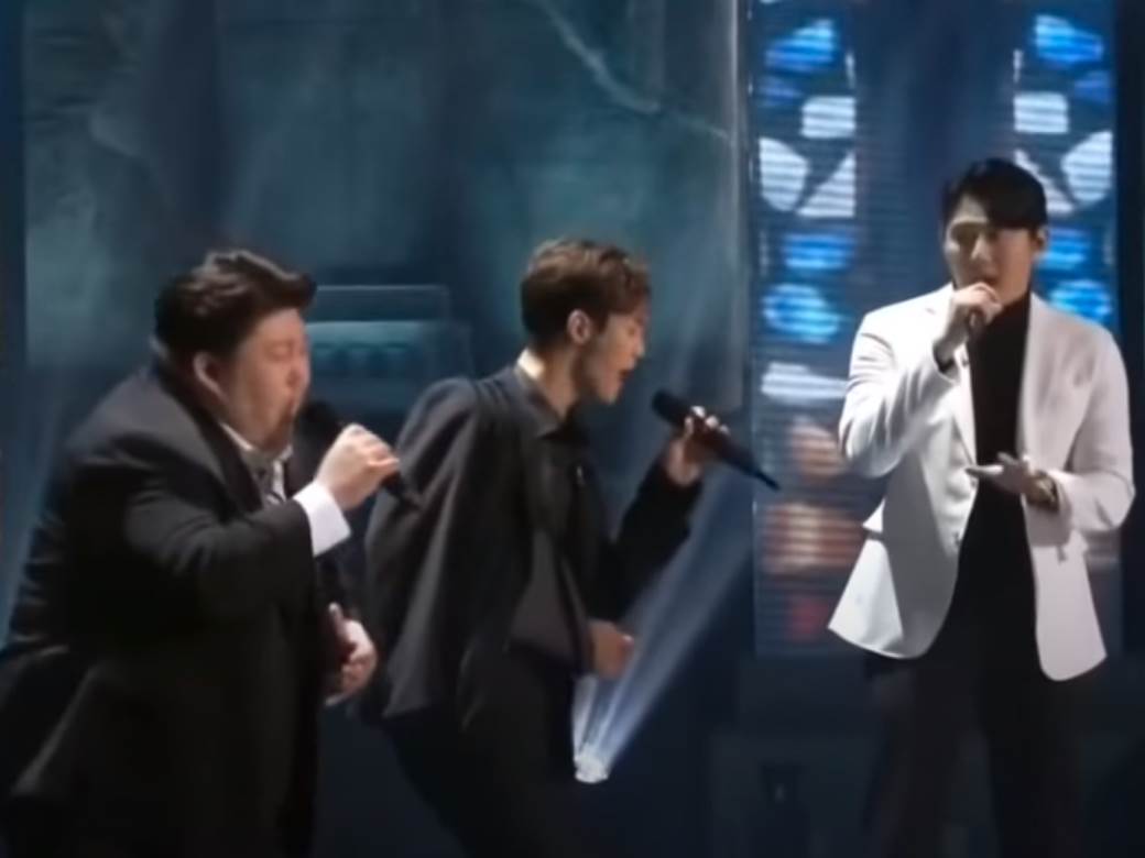  korejski bend pjeva molitvu 