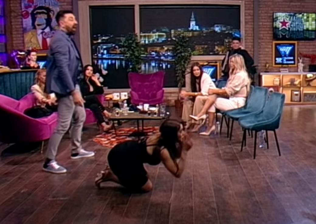  nadica ademov haos u ami g šou-u 