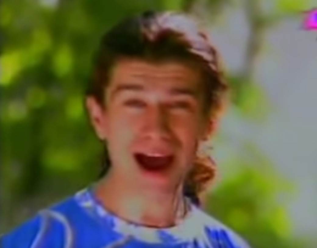  SEĆATE LI SE PESME "SVE SE TO DOGODILO NA PUTU ZA LUDILO"? Nećete verovati kako pevač sada izgleda! (FOTO) 