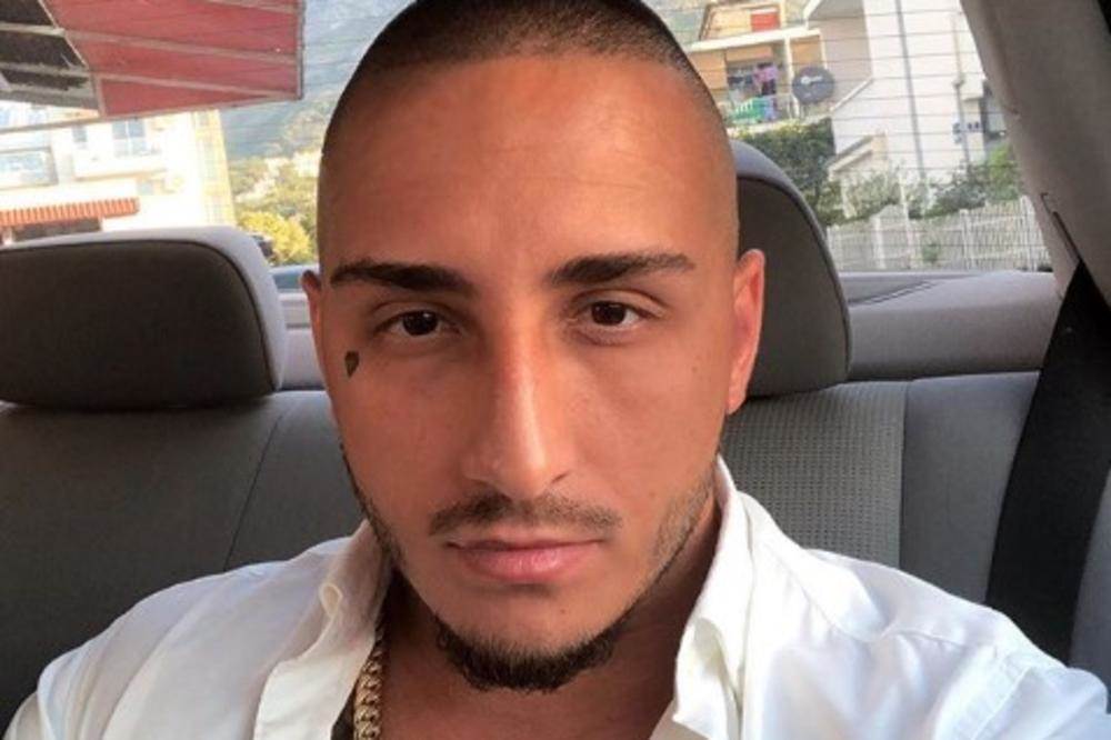  Vuk Mob čeka ćerku i vjerenicu ispred bolnice uzbuđen 