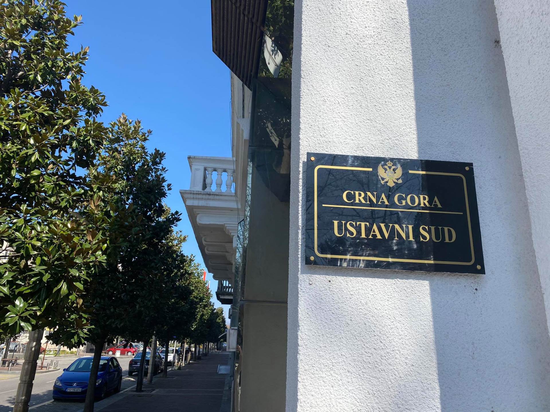 Vlada je precizirala uslove za penzionisanje sudija i mere protiv blokiranja Info Ustavnog suda Vlada je precizirala uslove za penzionisanje sudija i mere protiv blokiranja Info Ustavnog suda