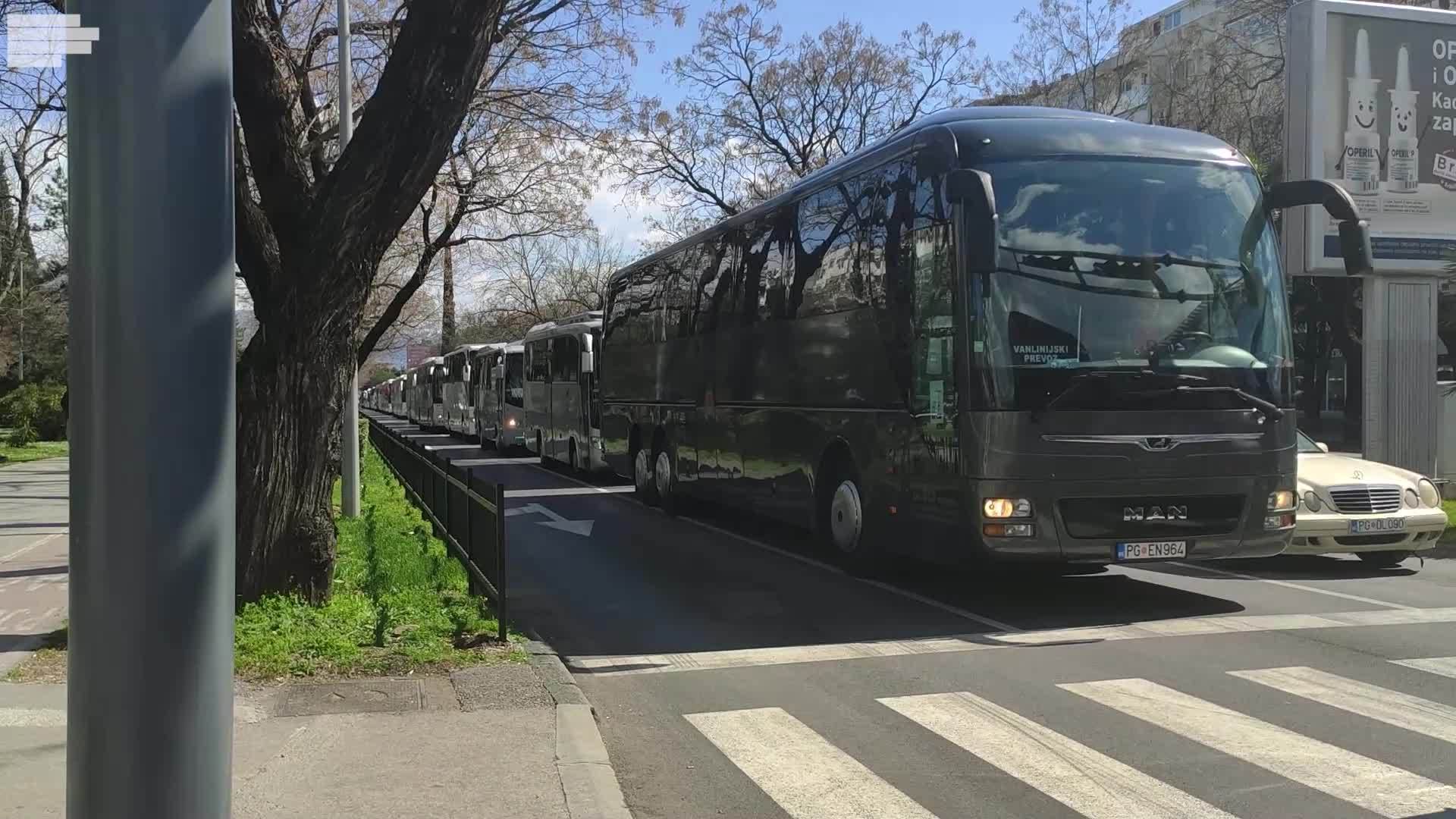  Autobuski prevoznici ne odustaju od protesta 