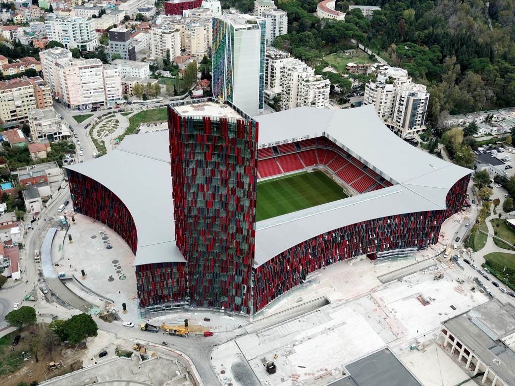  stadion sa kulom u albaniji foto 