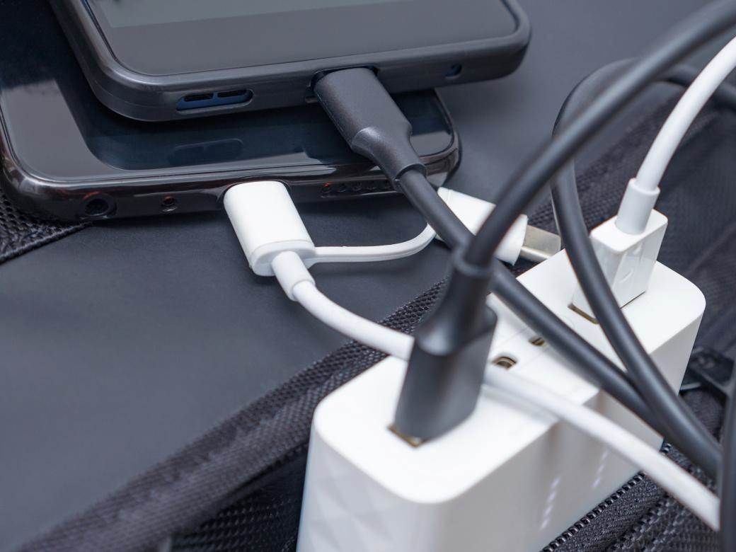  kada je najbolje puniti bateriju telefona 