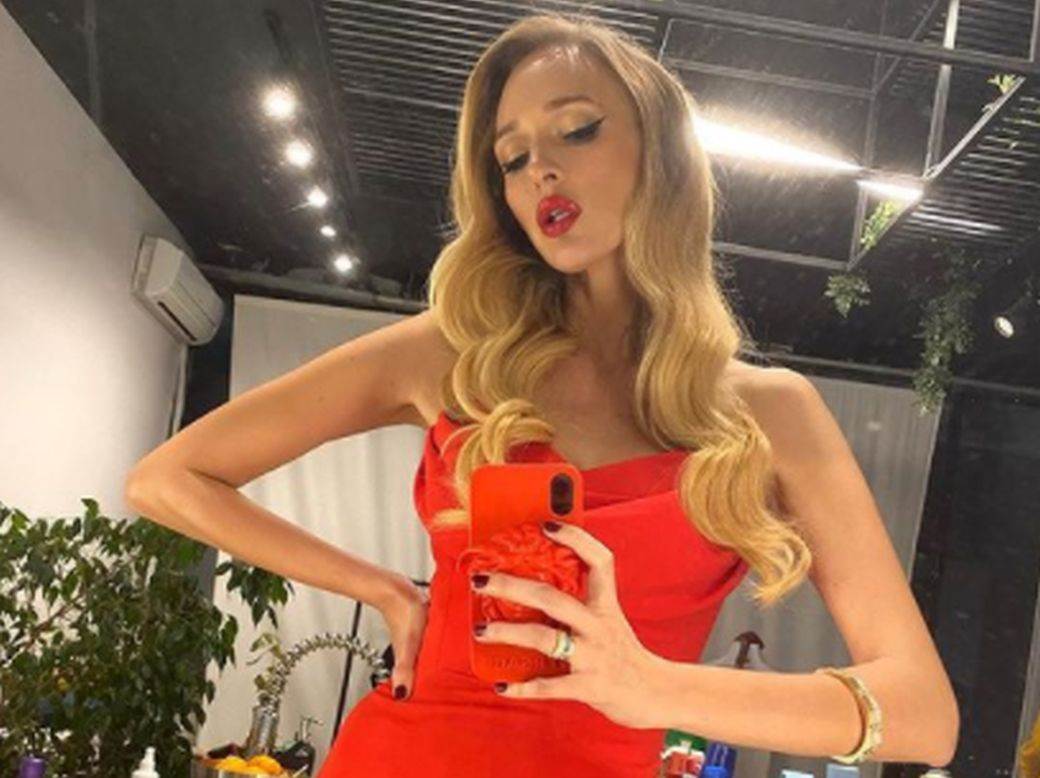  manekenka proslavila rodjendan 