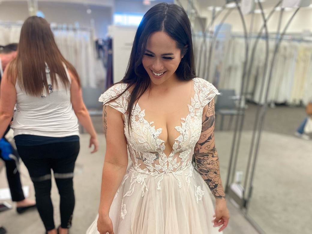  OBJAVILA FOTKU U VENČANICI I ZAPALILA TWITTER: Žene pobesnele, poručuju: "Muškarci, sram vas bilo!" 