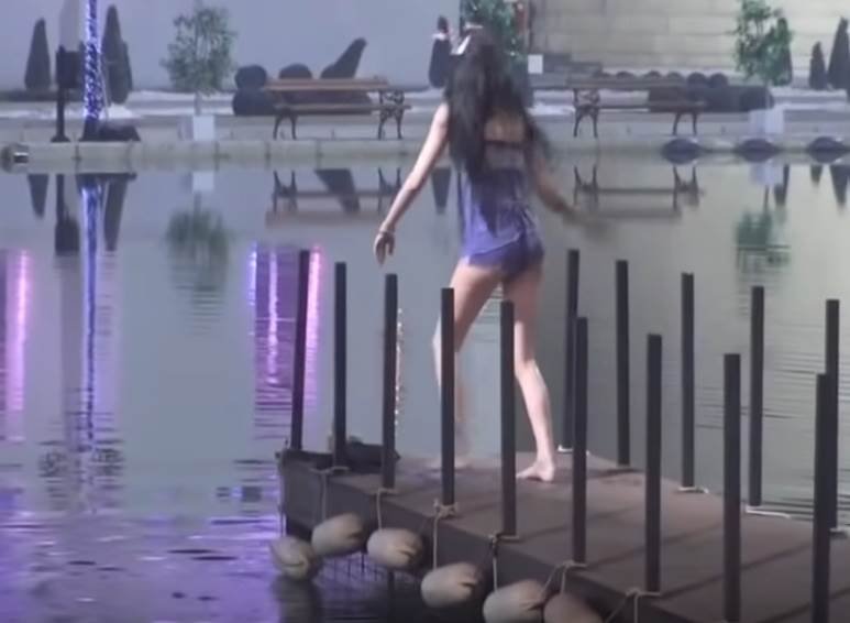  tara simov skočila u jezero 