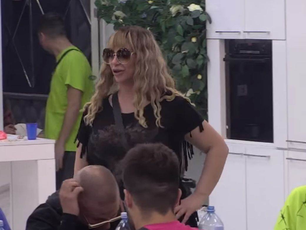  miljana kulic se osisala na celavo foto 