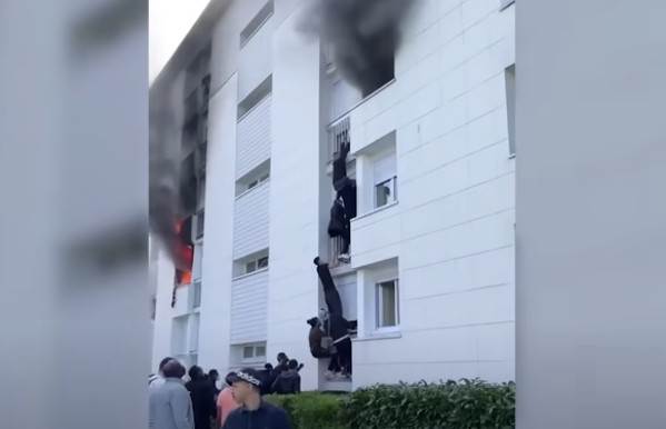  DRAMATIČNA SCENA U FRANCUSKOJ: Bebu bacili sa balkona - to je bilo jedino rješenje 