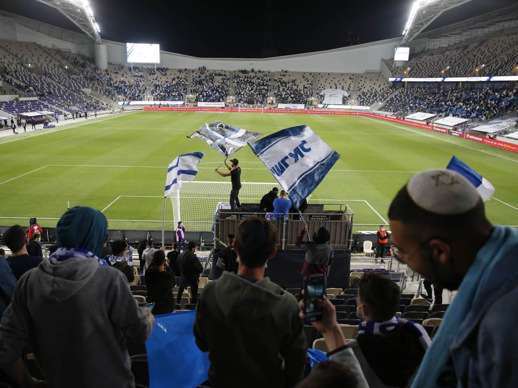  englezi puštaju navijače na vembli 