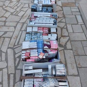  PRETRESI VIŠE LOKACIJA U PODGORICI ZBOG ŠVERCA CIGARETA 