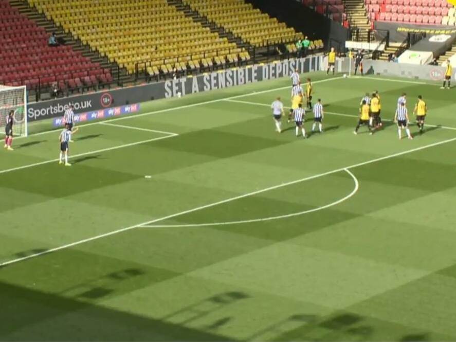  OVO JE NAJGLUPLJI KORNER NA SVETU, SVI IM SE SMIJU: Engleski tim pokušao, pa se pokajao! (VIDEO) 