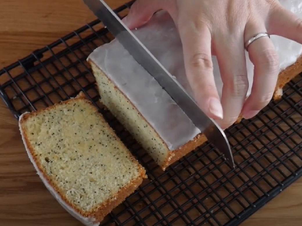  kolac sa jogurtom i makom recept 