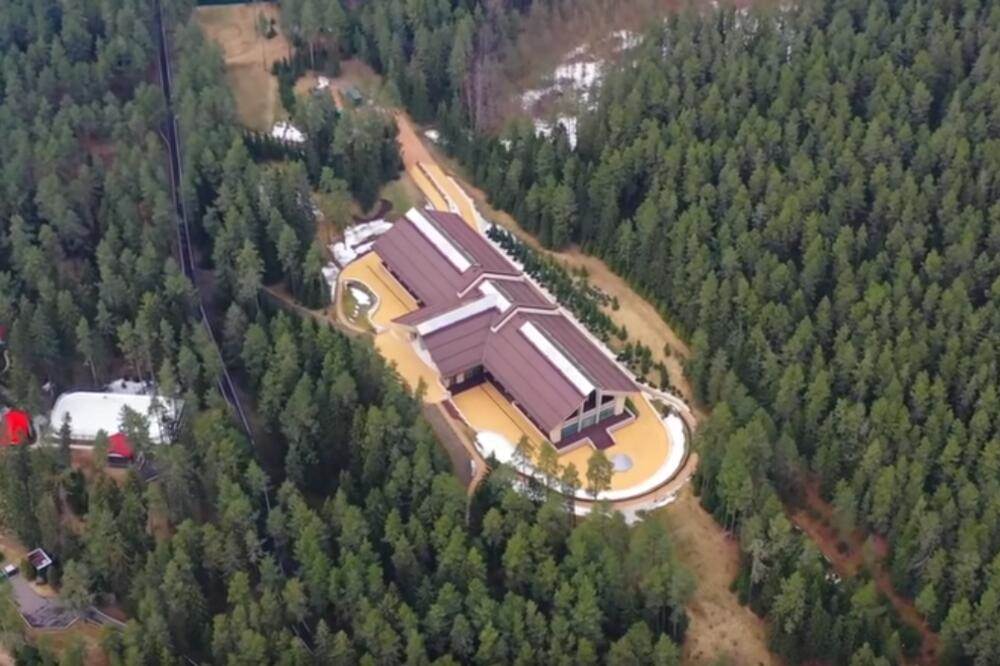  NAJTAJNIJA PUTINOVA PALATA Ova rezidencija je ruskom predsjedniku omiljena, a o njoj se malo zna VID 