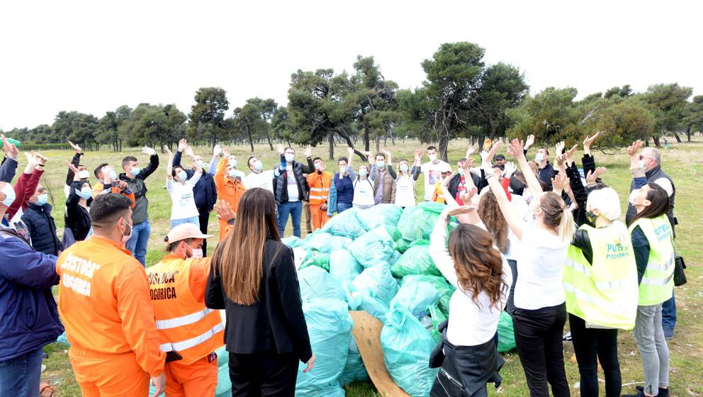  glavni grad dan zemlje čišćenje sadnice konik 