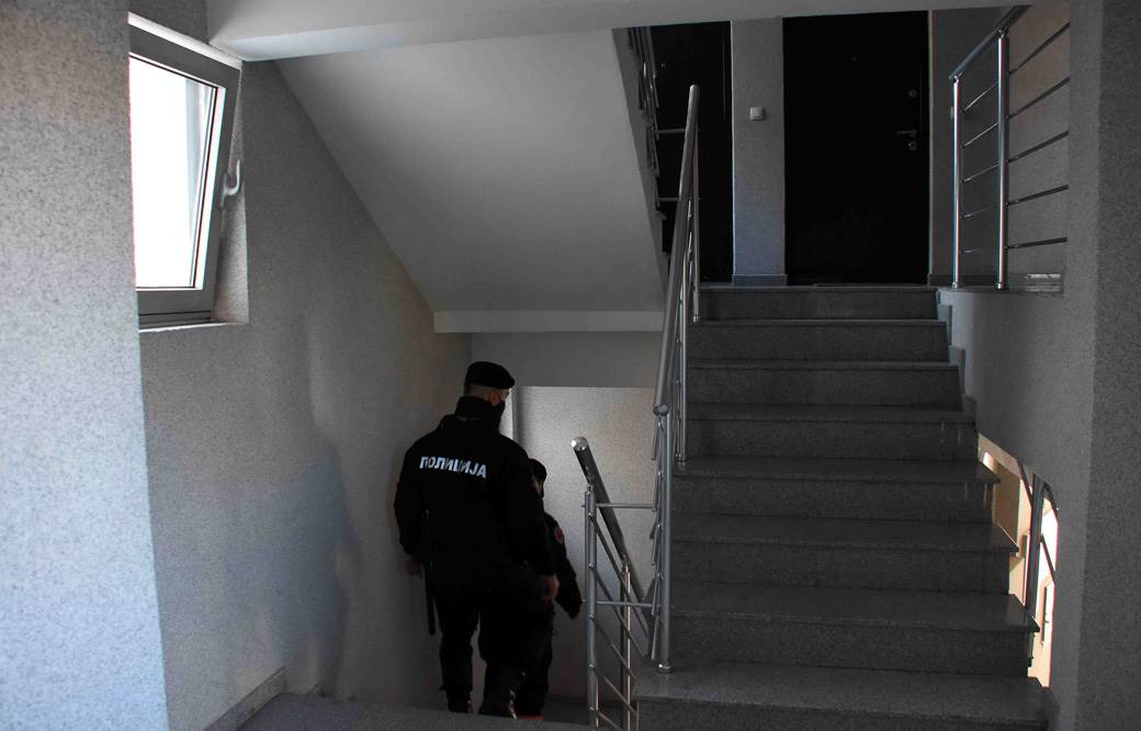  beograd bombom raznio ruku 