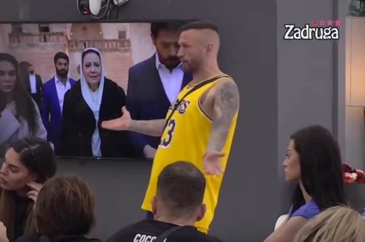  sa izlazi iz zadruge zbog razvoda  