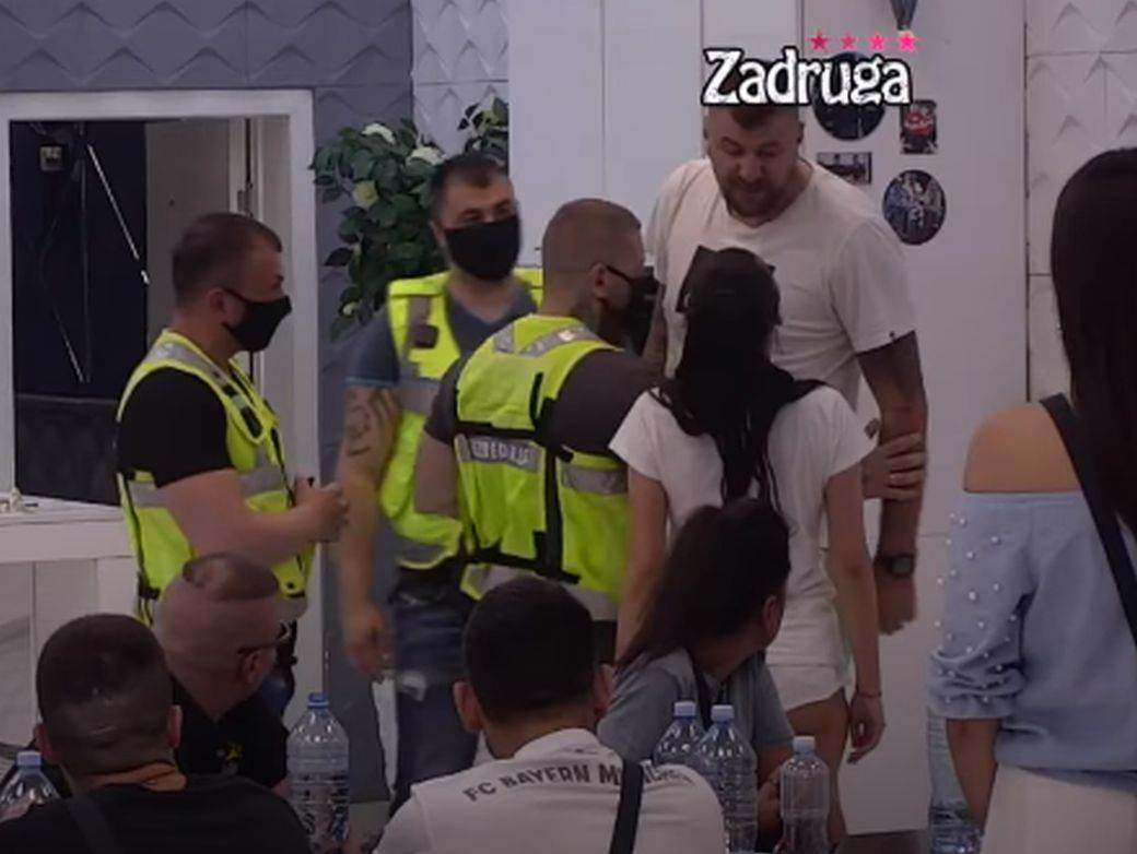  zadruga janjuš gađao maju flašom 