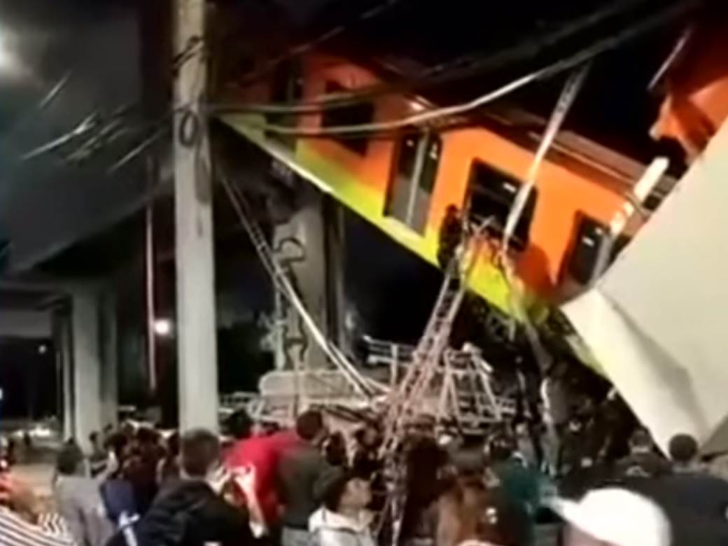  meksiko siti tragedija voz se srusio 