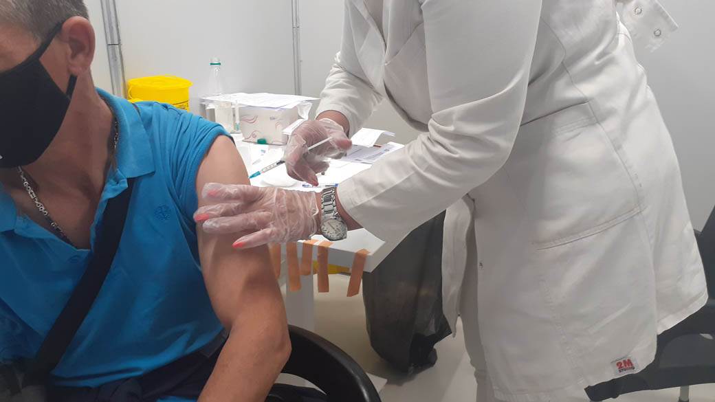  brahmdeo mandal tvrdi da je primio 11 doza vakcina u drzavi bihar 
