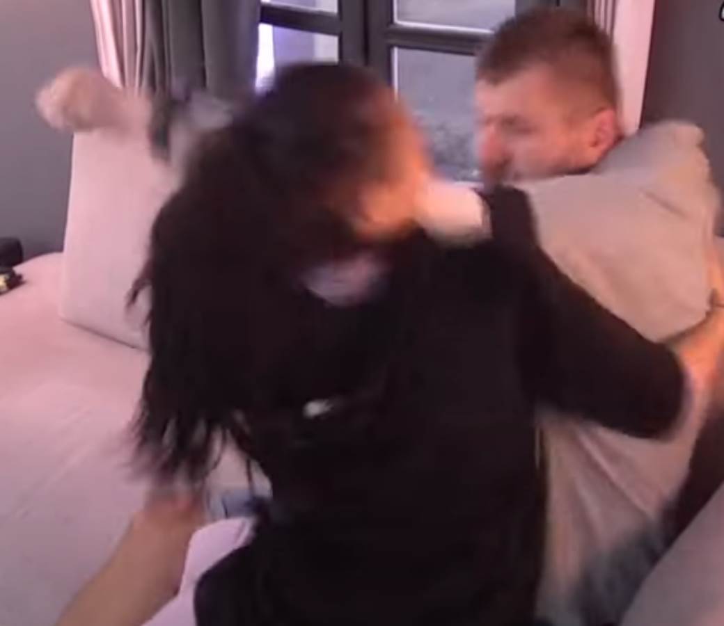  gurnuo je ona se zalepila janjuš maja 